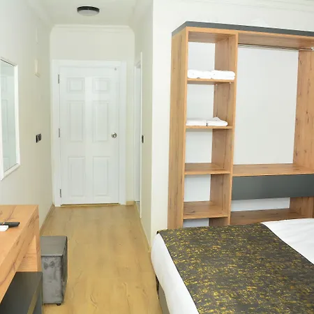 Rafael 3* マナウガト